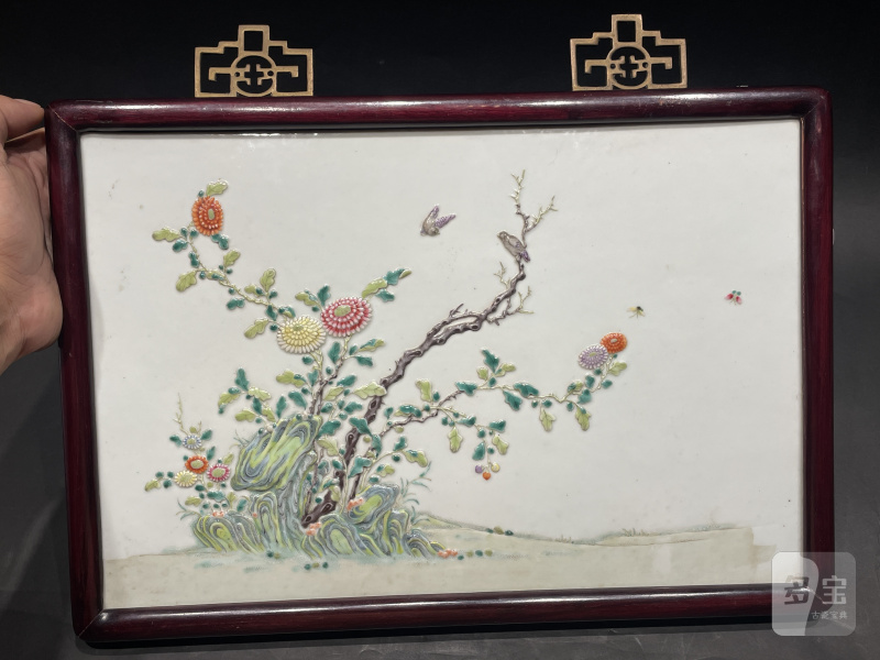 清同治 粉彩浮雕官上加官秋菊图瓷板一对 - 图6